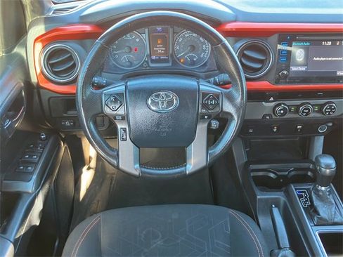 Used 2017 Toyota Tacoma TRD Sport w/ Tow Package image 22