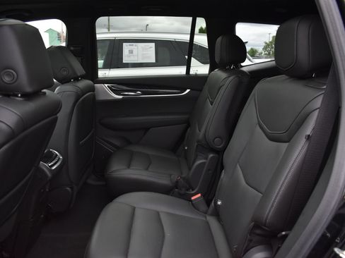 Used 2023 Cadillac XT6 Premium Luxury AWD/4WD image 16