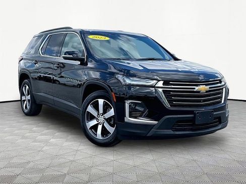 Used 2023 Chevrolet Traverse LT w/ LT Premium Package AWD/4WD image 1