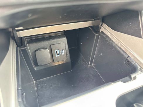 Used 2023 Ford Explorer Limited w/ Equipment Group 301A image 25