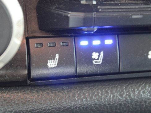 Used 2022 Toyota Tundra Limited w/ TRD Off-Road Package image 6