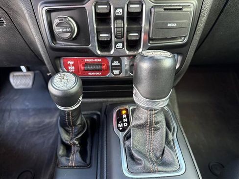 Used 2021 Jeep Wrangler Unlimited Rubicon w/ Trailer Tow Package AWD/4WD image 13
