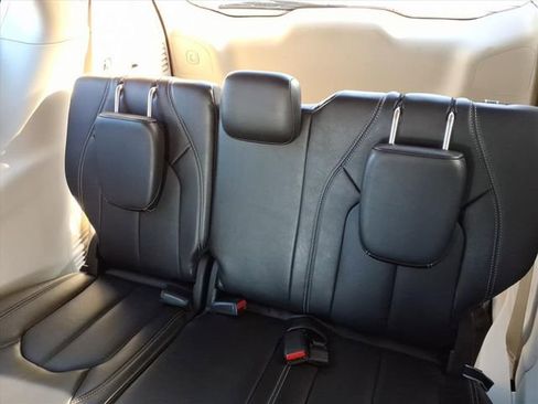 Used 2024 Chrysler Pacifica Limited FWD image 20