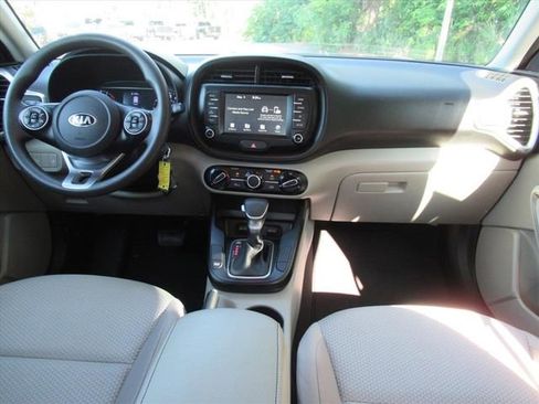 Used 2021 Kia Soul LX FWD image 12