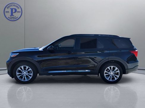 Used 2024 Ford Explorer XLT w/ Equipment Group 202A AWD/4WD image 4