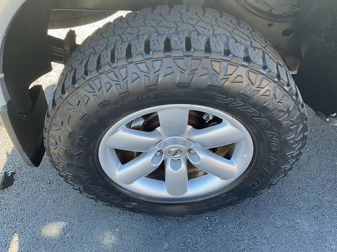 Used 2013 Nissan Titan SV w/ SV Premium Utility Pkg image 18