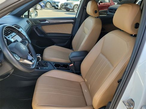 Used 2022 Volkswagen Tiguan SE image 16