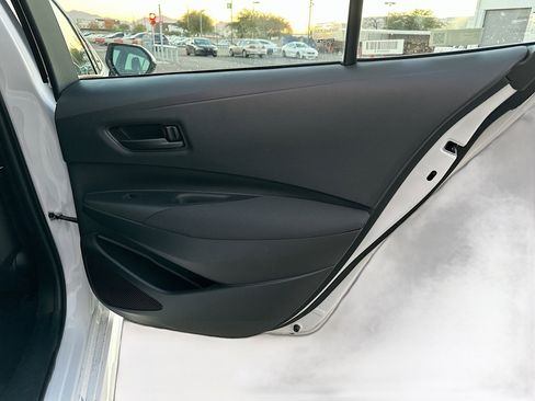 Used 2025 Toyota Corolla LE image 27