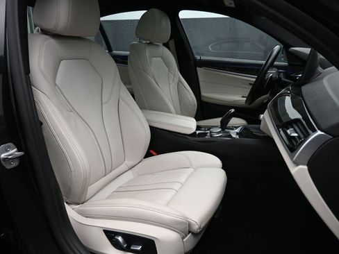 Used 2022 BMW 530i xDrive w/ Premium Package image 27