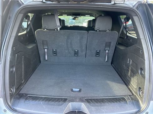 Used 2024 GMC Yukon XL SLT image 31