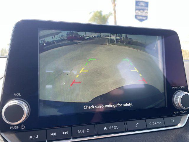 Used 2024 Nissan Sentra SV FWD image 14