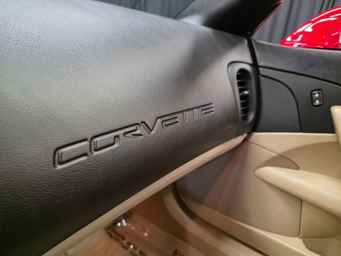 Used 2006 Chevrolet Corvette Convertible RWD image 24