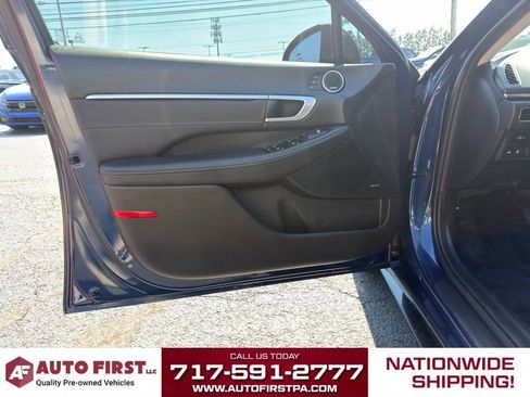 Used 2022 Hyundai Sonata Limited w/ Preferred Accessory Package image 9