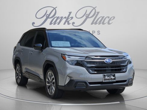 Used 2025 Subaru Forester Touring AWD/4WD image 8