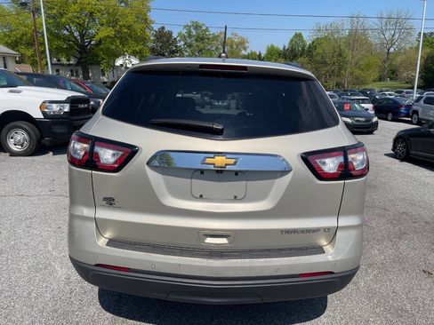 Used 2016 Chevrolet Traverse LT w/ Style and Technology Package FWD image 7