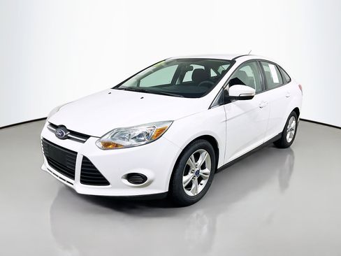 Used 2013 Ford Focus SE w/ SE Winter Pkg image 10