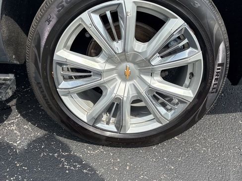 Used 2022 Chevrolet Tahoe High Country AWD/4WD image 12