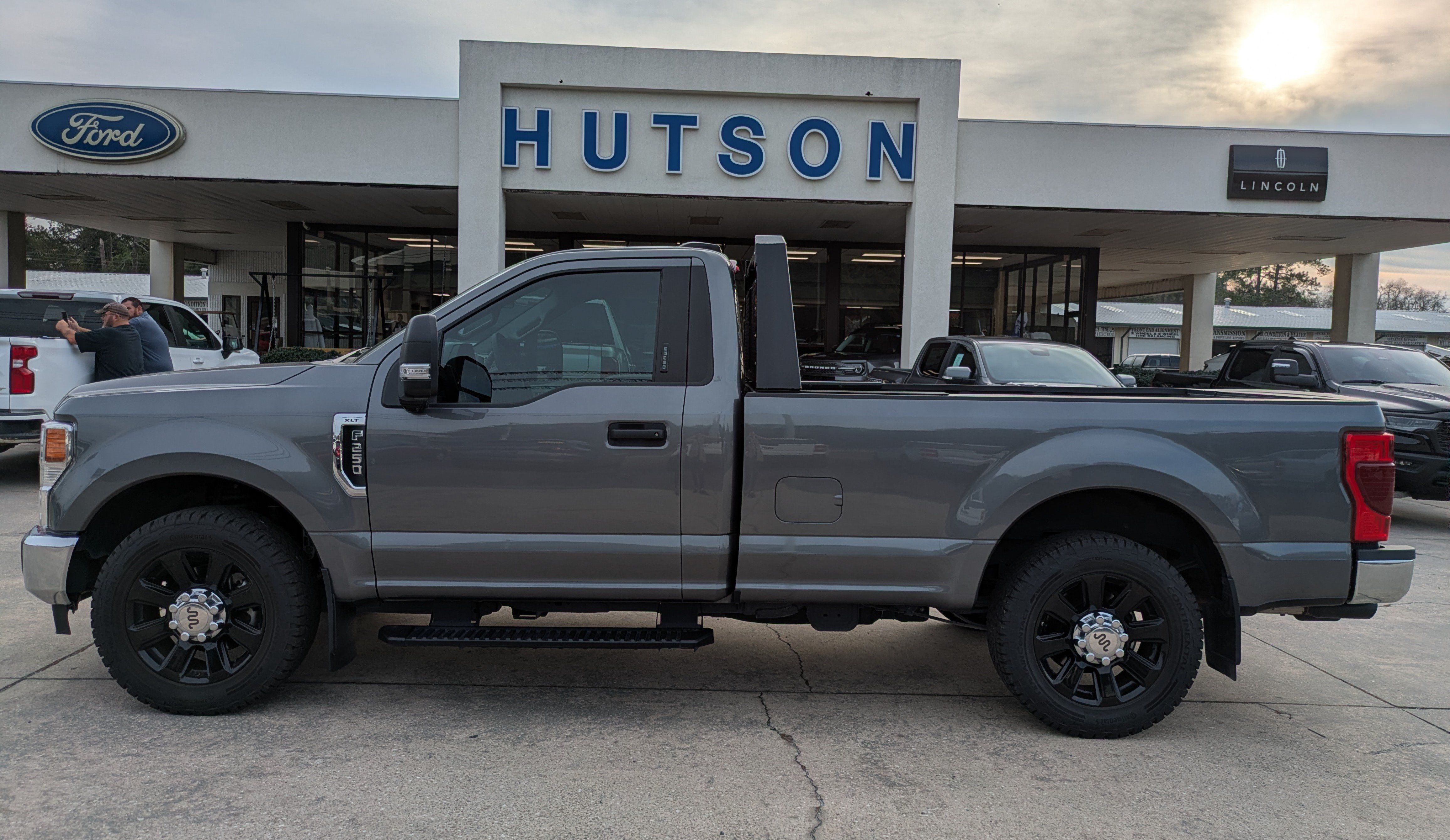 Used 2022 Ford F250 XLT w/ XLT Value Package RWD image 1