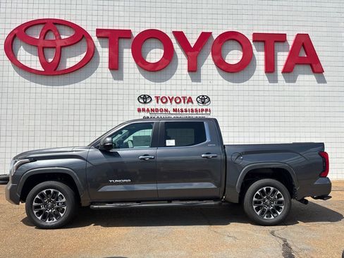 New 2026 Toyota Tundra Limited AWD/4WD image 5