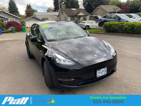 Used 2023 Tesla Model Y Long Range image 13