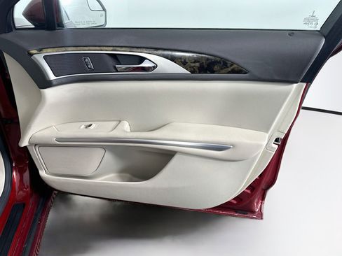 Used 2016 Lincoln MKZ FWD image 31
