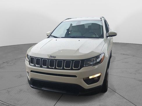 Used 2018 Jeep Compass Latitude w/ Cold Weather Group AWD/4WD image 4
