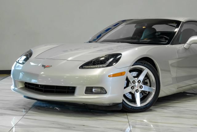 Used 2005 Chevrolet Corvette Coupe w/ Preferred Equipment Group RWD image 6