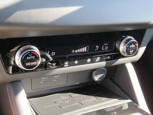 New 2026 Mitsubishi Outlander ES image 16