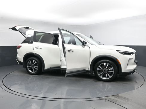 Used 2023 INFINITI QX60 Luxe w/ Cargo Package image 28