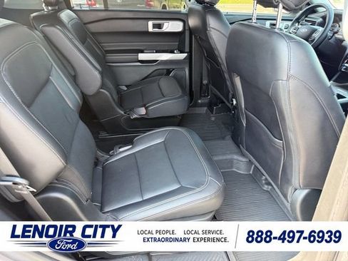 Used 2024 Ford Explorer Limited w/ Limited Technology Package AWD/4WD image 13