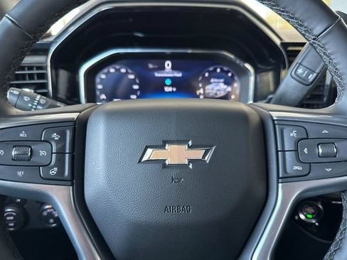 Used 2025 Chevrolet Silverado 1500 LT AWD/4WD image 36