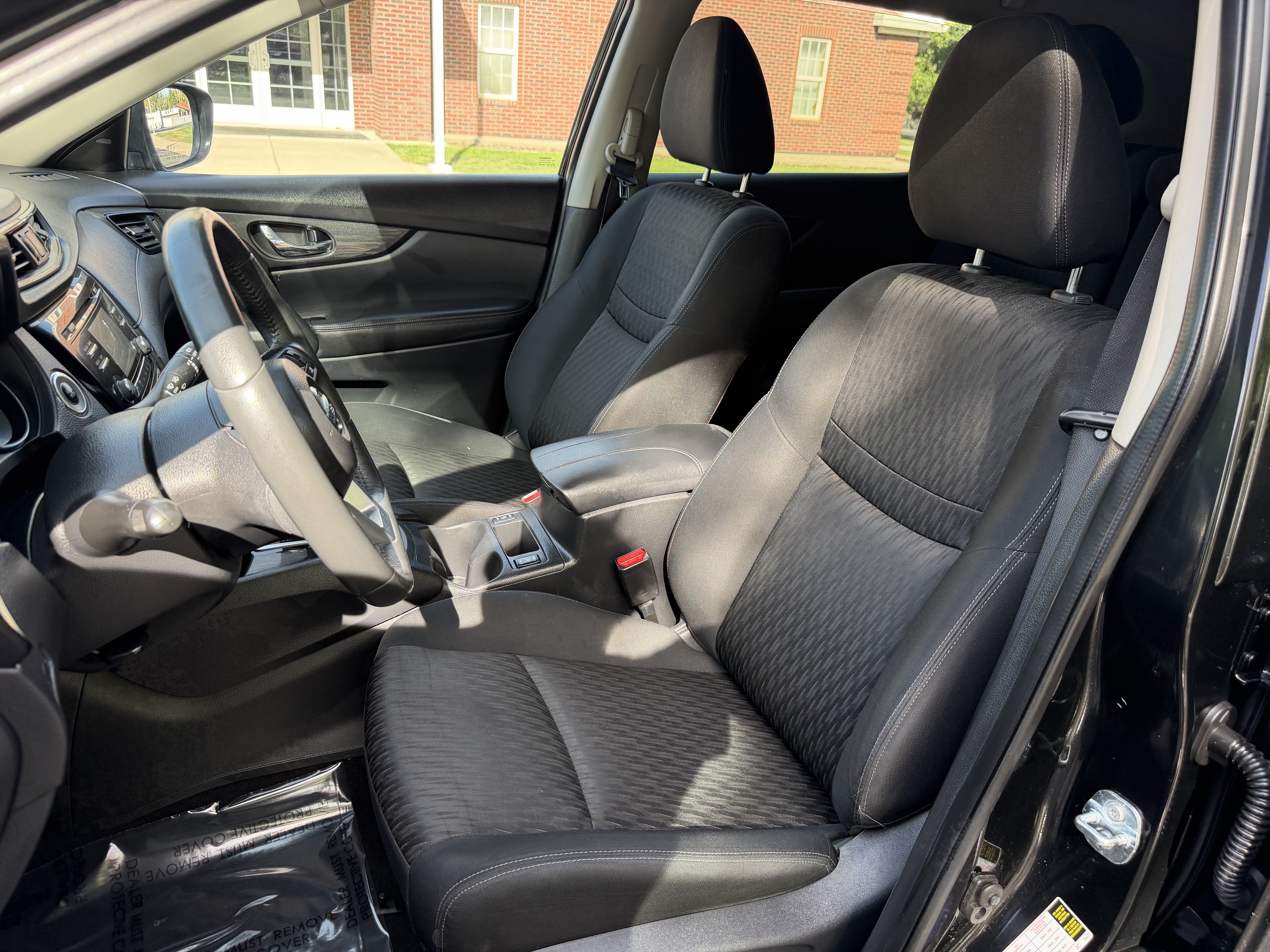 Used 2017 Nissan Rogue SV AWD/4WD image 15