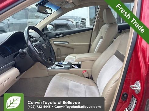 Used 2014 Toyota Camry XLE w/ Leather Package image 14