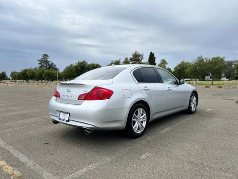 Used 2015 INFINITI Q40 w/ Navigation Package RWD image 5