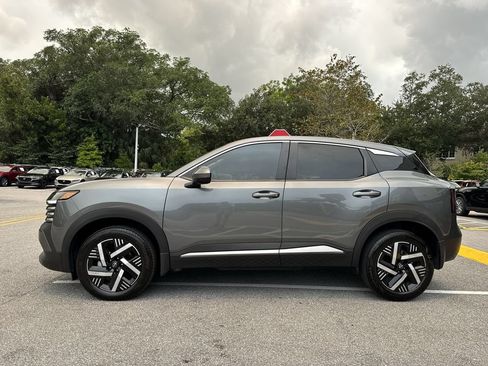 Used 2025 Nissan Kicks SV FWD image 27
