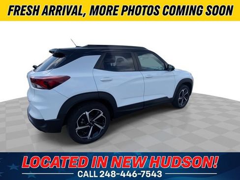 Used 2021 Chevrolet TrailBlazer RS w/ Sun and Liftgate Package AWD/4WD image 2