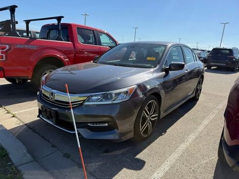 Used 2016 Honda Accord Sport image 3