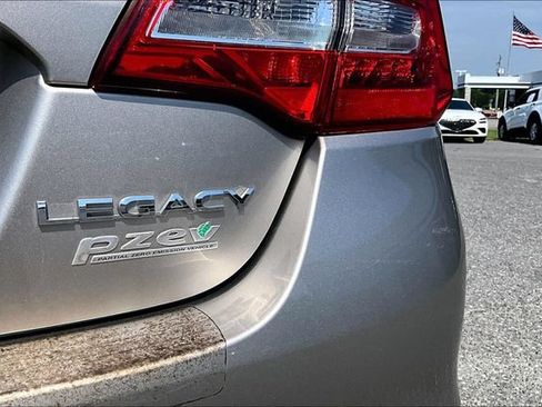Used 2015 Subaru Legacy 2.5i Limited AWD/4WD image 23