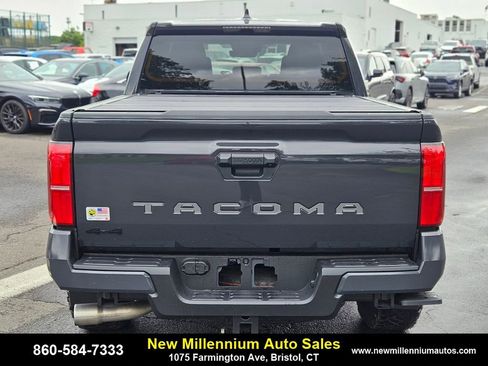 Used 2024 Toyota Tacoma TRD Off-Road image 4