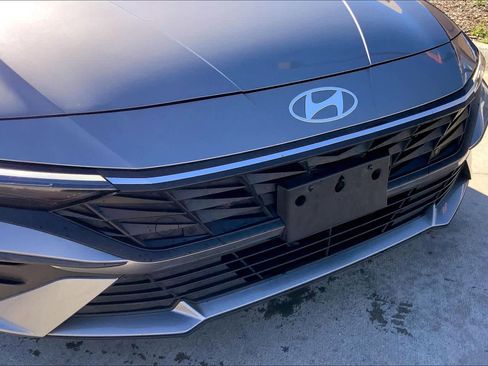 Certified 2024 Hyundai Elantra SEL image 32