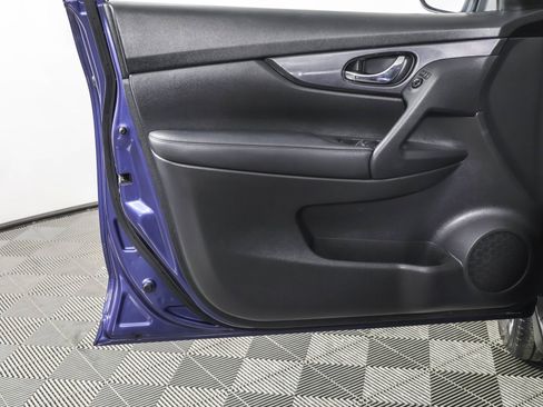 Used 2019 Nissan Rogue SV image 33