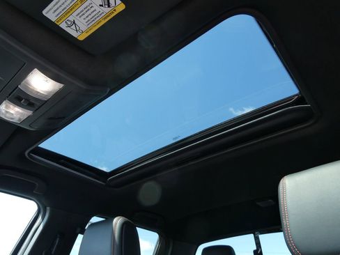 Used 2025 Nissan Frontier PRO-4X w/ Pro Premium Package AWD/4WD image 28