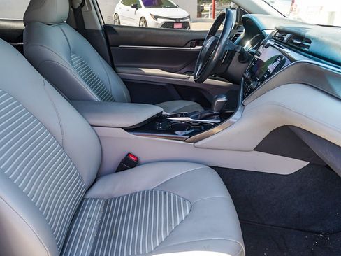 Used 2018 Toyota Camry SE w/ Audio Package FWD image 18