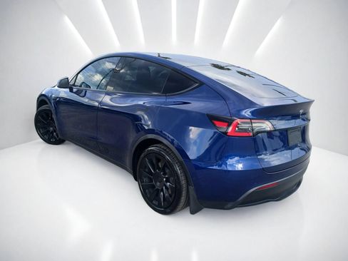 Used 2021 Tesla Model Y 2WD image 5