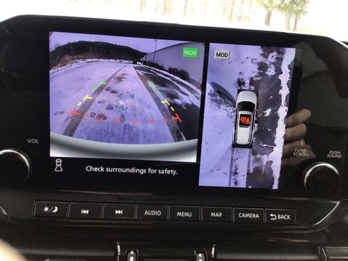 Used 2022 Nissan Pathfinder SL image 25