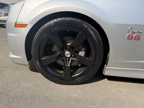 Used 2010 Chevrolet Camaro SS w/ RS Package RWD image 11