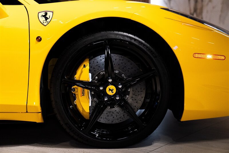 Used 2010 Ferrari 458 Italia Coupe RWD image 7