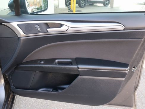 Used 2020 Ford Fusion SE image 38