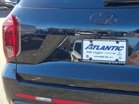 Used 2024 Hyundai Palisade Calligraphy image 16