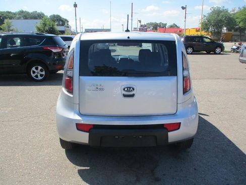 Used 2011 Kia Soul FWD image 5